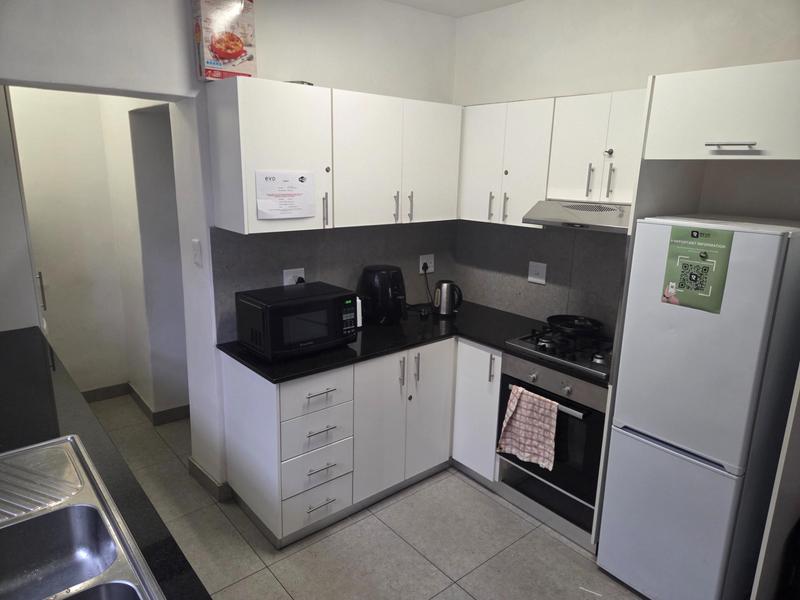 To Let 5 Bedroom Property for Rent in Woodstock Western Cape